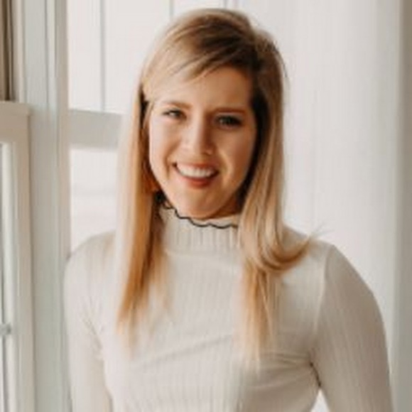 Meet your Posher, Katie - Picture 1 of 1